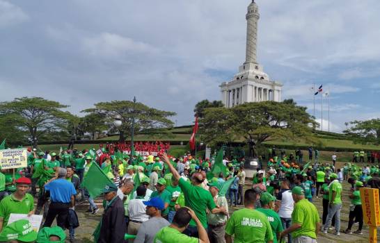 Marcha Verde Moviliza Miles de Personas en Santiago