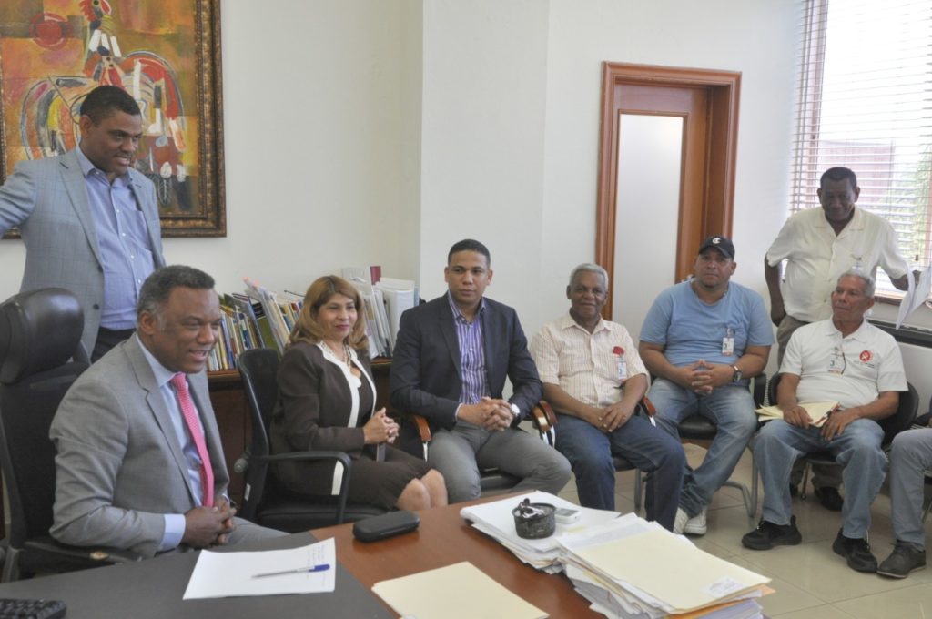 Ministerio de Trabajo recibe directiva de FENTICOMMC
