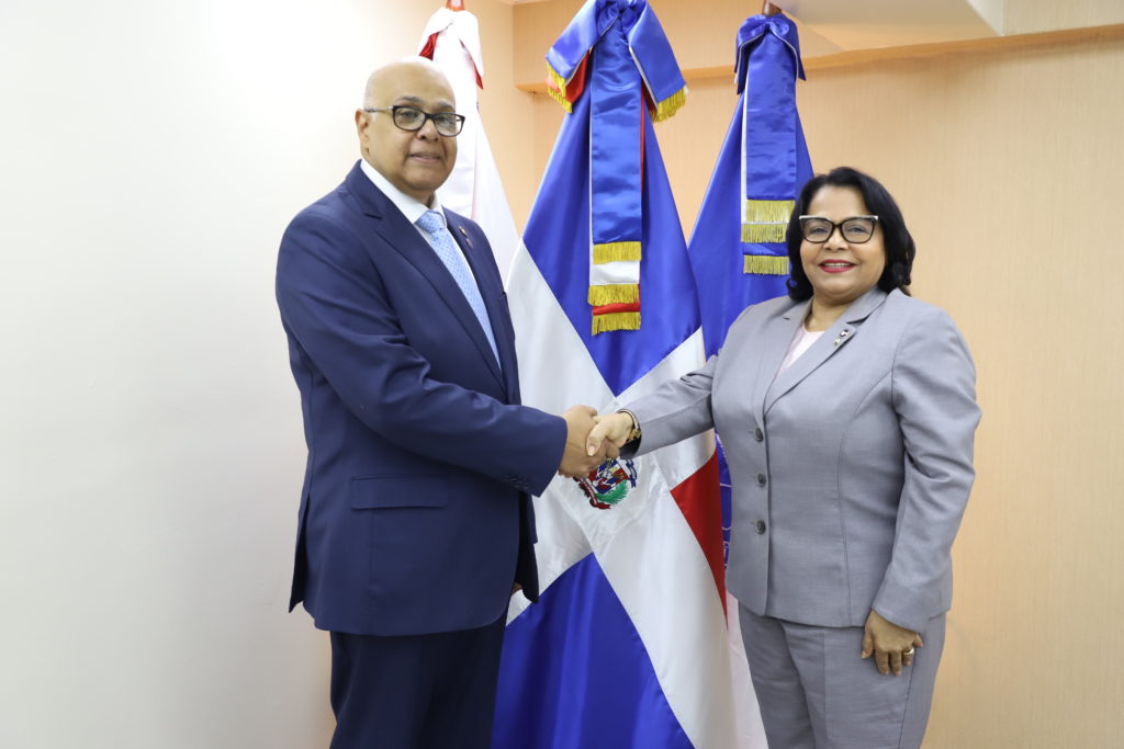 UASD y Consejo de Drogas firman convenio para orientar universitarios sobre prevención en uso y consumo de estupefacientes