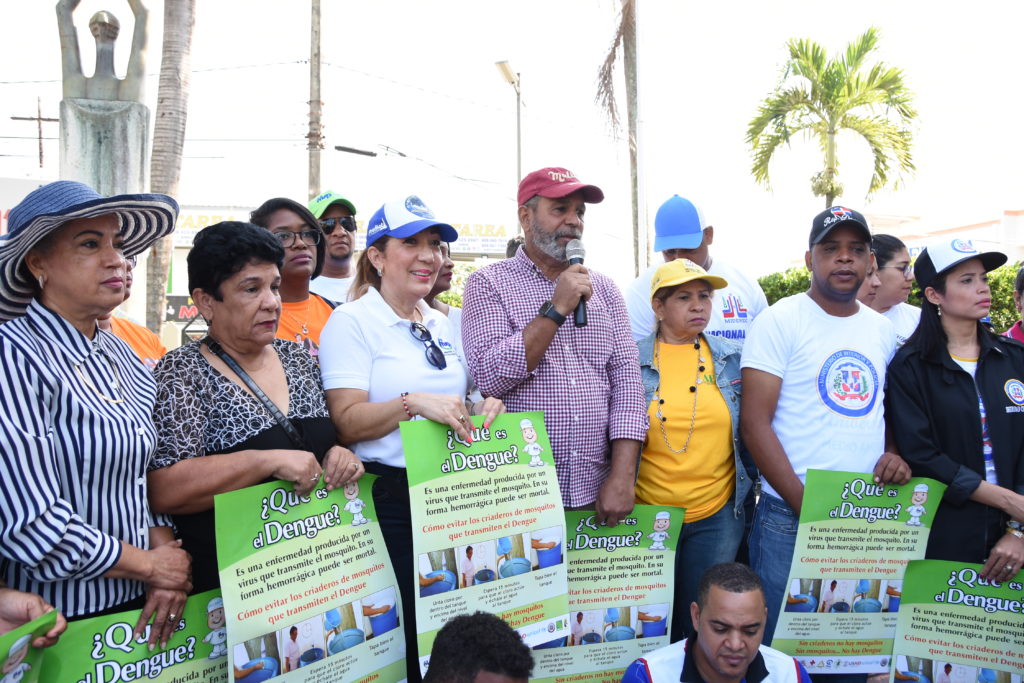 Ministro de Trabajo encabeza jornada contra el dengue en la provincia Monseñor Nouel