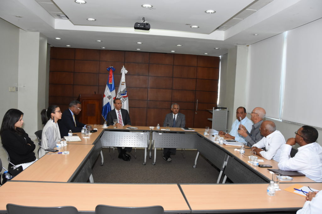 Buscan salida a “salario cotizable de Seguridad Social a sector ADOBANANO”