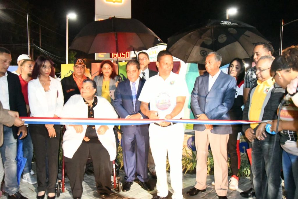 FERMIN NOESI DEJA INAUGURADA MODERNA ENTRADA AL DM DE HATO DEL YAQUE