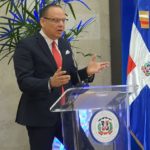 Trajano Potentini dicta conferencia en Cancillería sobre mecanismos vinculantes internacionales anticorrupción.