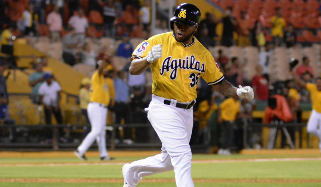 Las Águilas despiden el año ganando con victoria frente a los Toros del Este.
