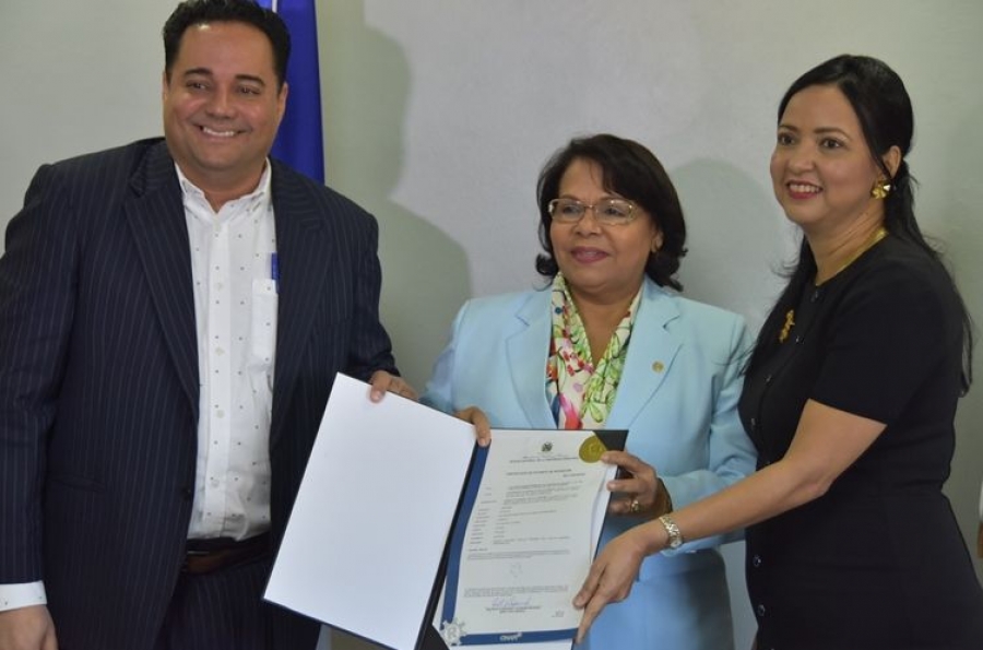 UASD resgistra patente de molécula con potencial anticancerigena