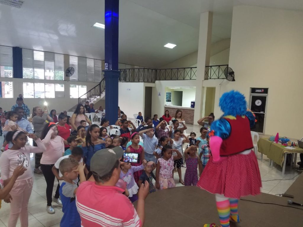 CDP SANTIAGO REALIZA EXITOSA TARDE INFANTIL