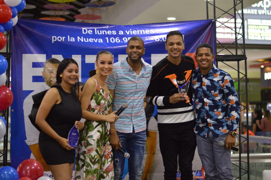 Celebran 5to año de Entre4 Radio Show