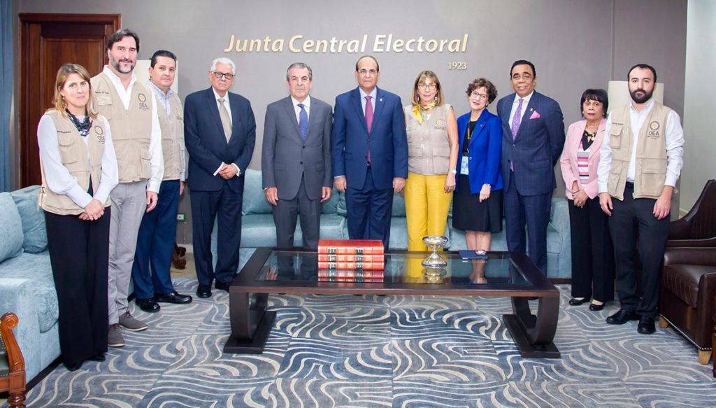 Pleno JCE solicita apoyo a IFES y UNIORE para investigación técnica de boletas electrónicas utilizadas en Voto Automatizado el pasado 16 de febrero