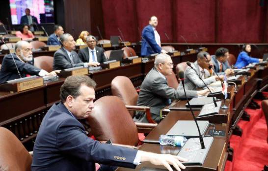 Diputados convierten en ley proyecto que modifica esquema de comisiones cobran las AFP