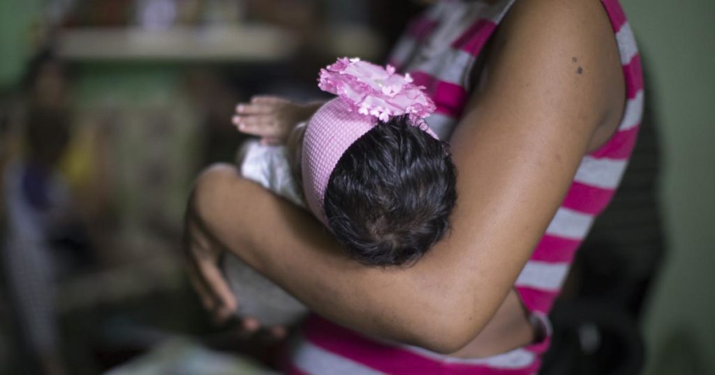 El EMBARAZO EN ADOLESCENTES DOMINICANAS UN PROBLEMA NACIONAL
