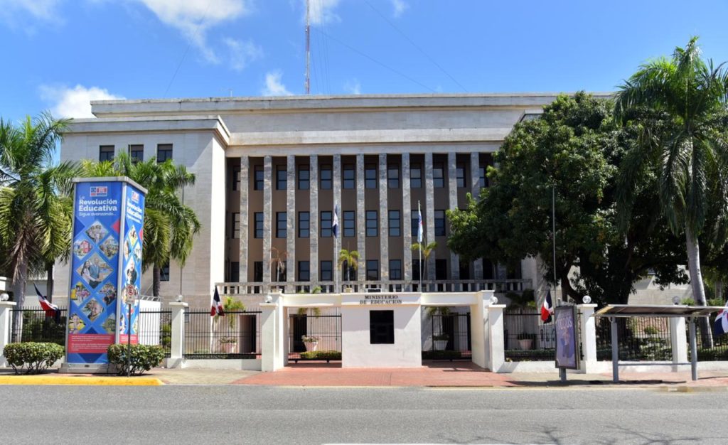 MINERD suspende docencia viernes, sábado y domingo en escuelas y colegios por comicios municipales