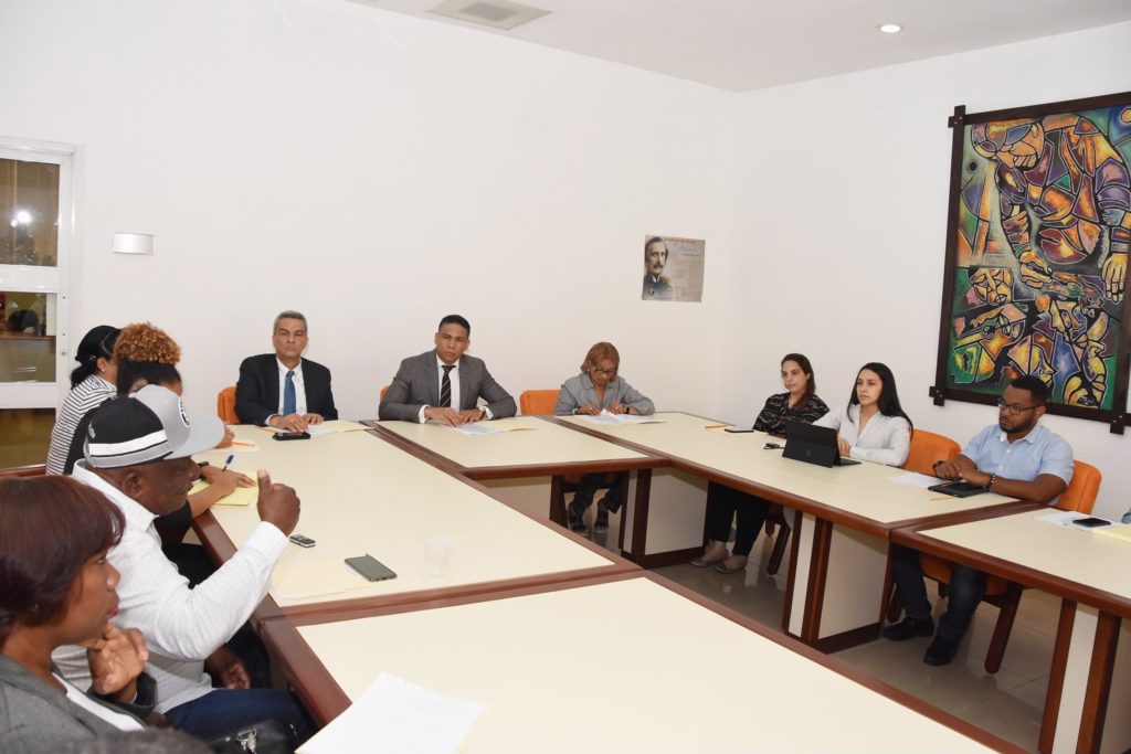 CNS aumenta 15% al salario mínimo de los trabajadores de albañilería