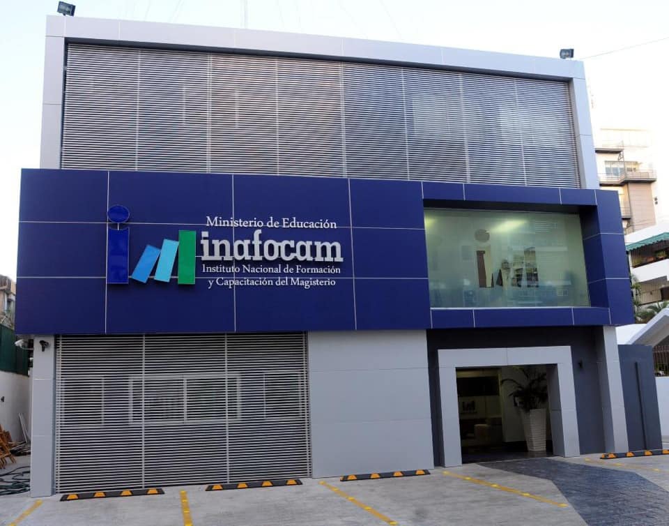 Inafocam convoca para obtención de becas en habilitación docente para profesionales de distintas áreas.