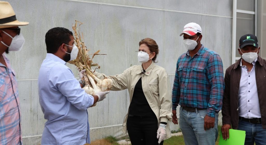 Candidata vicepresidencia del PRM Raquel Peña se reúne con productores agrícolas de Constanza y Jararabacoa