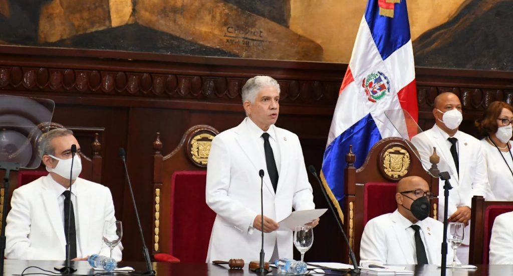 Eduardo Estrella: «Todo el que tenga cuenta con la justicia debe ser llevado ante ella»