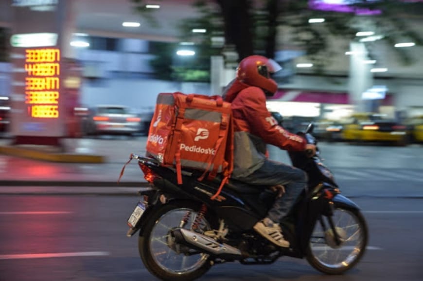 Ejecutivo autoriza a los deliverys a circular durante el toque de queda, hasta las 11:00 de la noche