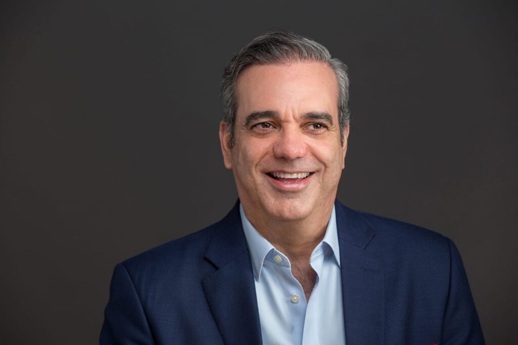 Luis Abinader: A partir del 16 de Agosto gobierno incluirá en el seguro familiar de salud  a los 2 millones de dominicanos que aún no lo tienen; espera completar cobertura total en el mes de diciembre