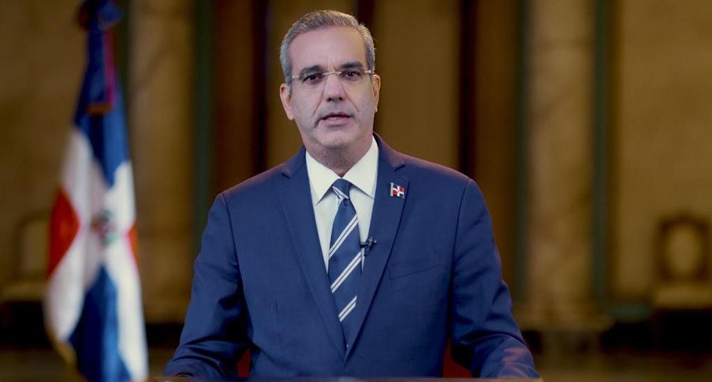 Presidente Abinader donará su salario y propondrá al Congreso rebajar 50% la cuota que reciben partidos