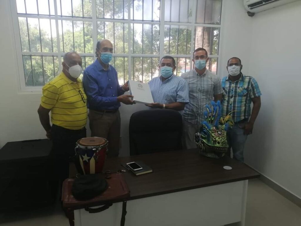 Encuentro del Director Regional Sur de Cultura con representantes de la Reserva de la Biosfera Jaragua- Bahoruco-Enriquillo