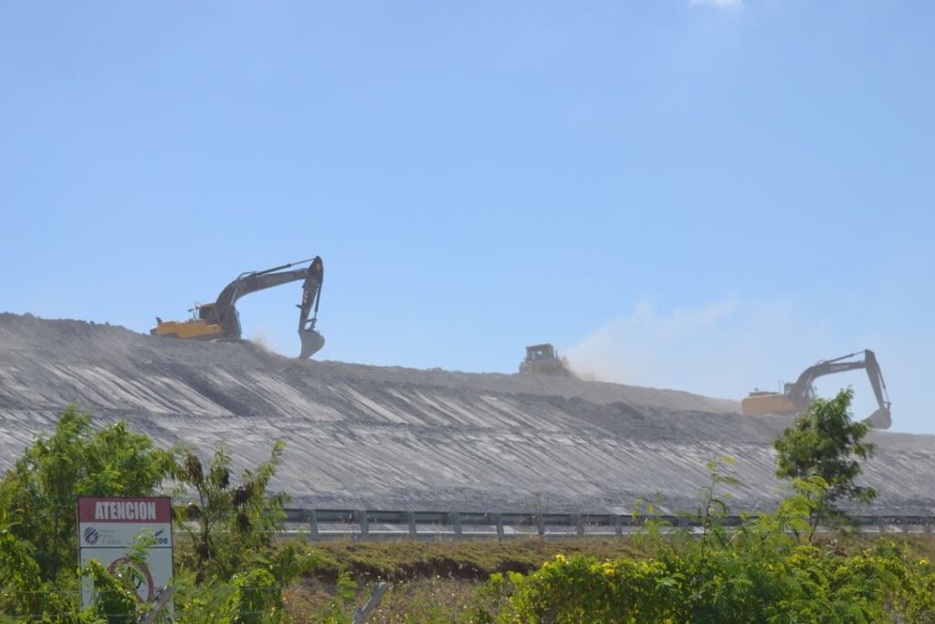 Crece la ceniza tóxica de Punta Catalina