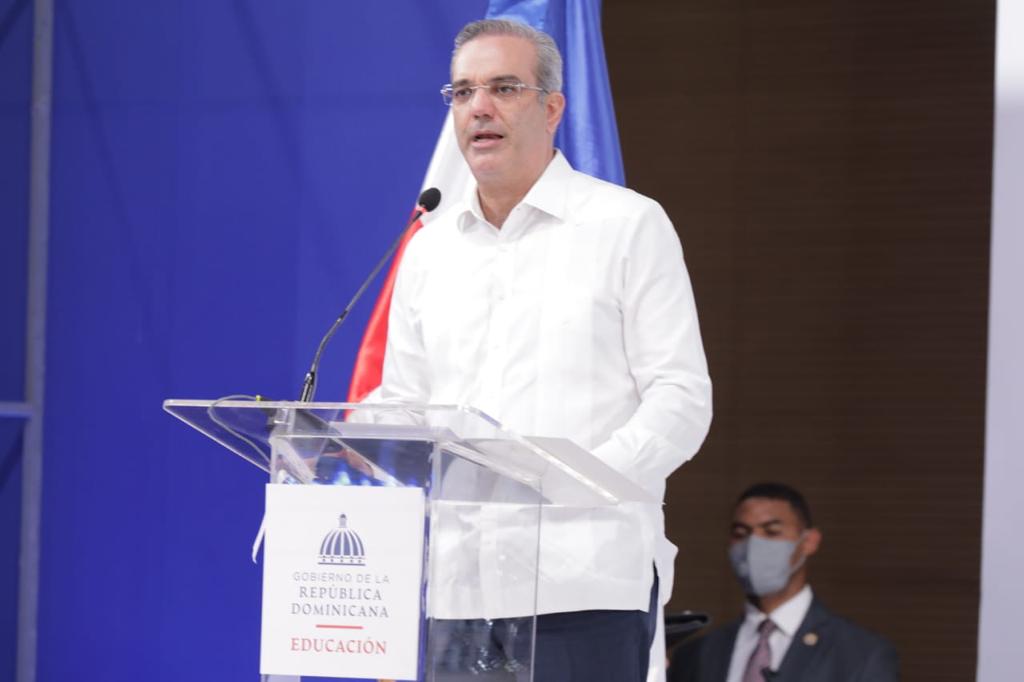 Presidente ABINADER PENSIONA A 295 CAÑEROS