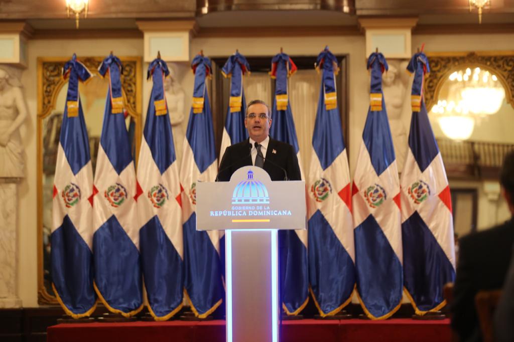 Presidente Abinader presenta plan nacional contra la corrupción y recuperar patrimonio robado.