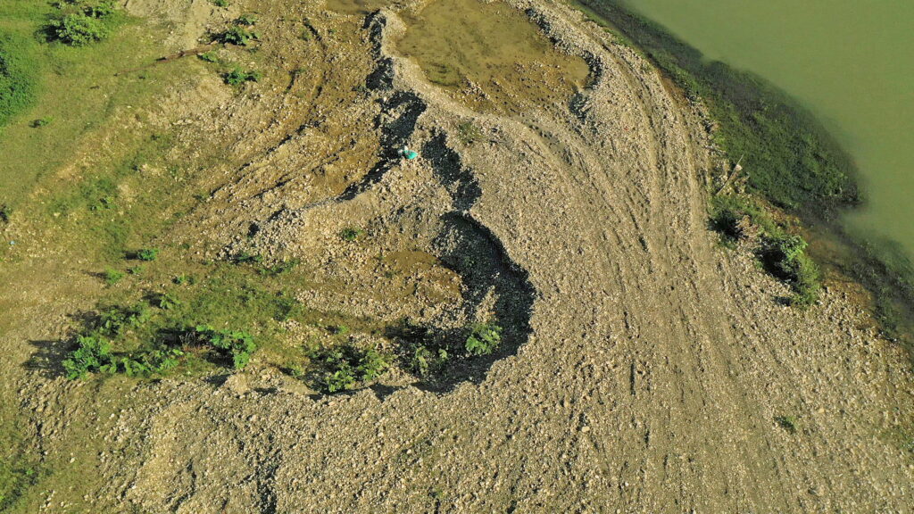 Con permiso de Medio Ambiente siguen destruyendo río Yasica