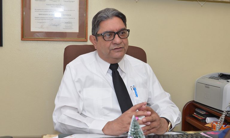 Designan al Dr. Frank Espino en hospital Semma de Santiago