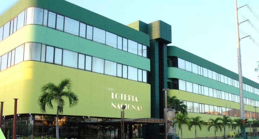 Empleado de Lotería Nacional intenta falsificar boleto de sorteo Extraordinario de Navidad