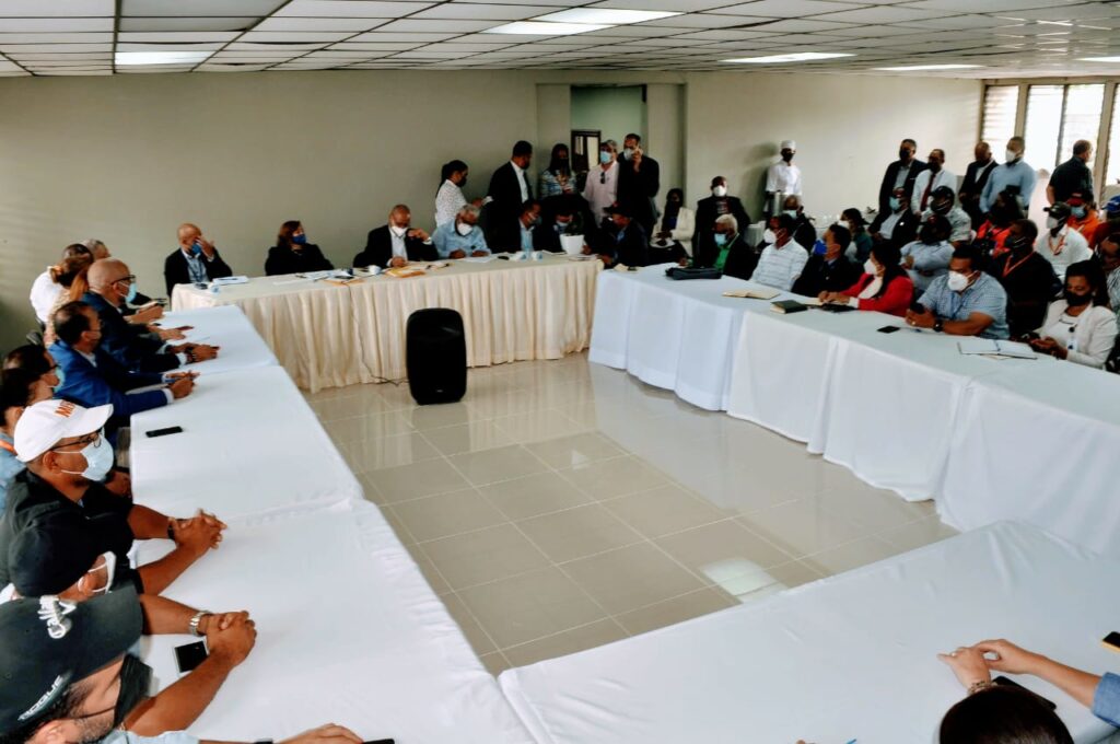 Minerd interviene más de 600 escuelas en el Cibao para el retorno a clases presenciales