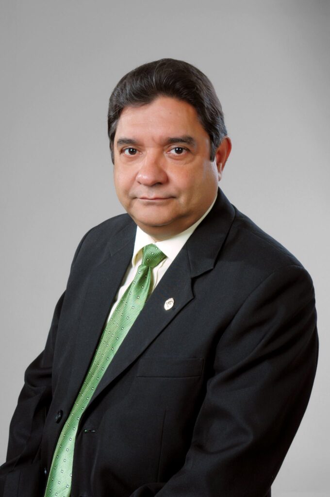 Frank Espino, nuevo presidente Sociedad Dominicana de Médicos Escritores