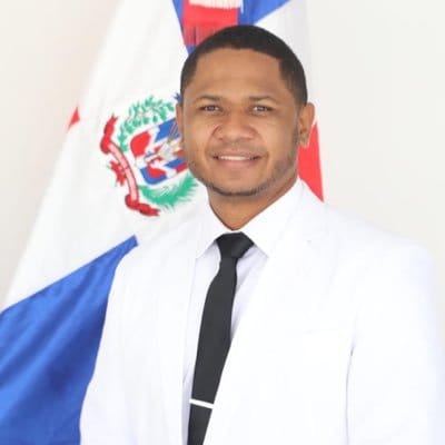Regidor Frank Medina denuncia Abel Martínez no asiste al Concejo