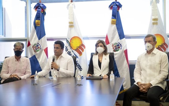 Ministro de Turismo afirma alerta de Estados Unidos sobre COVID-19 no afecta a RD