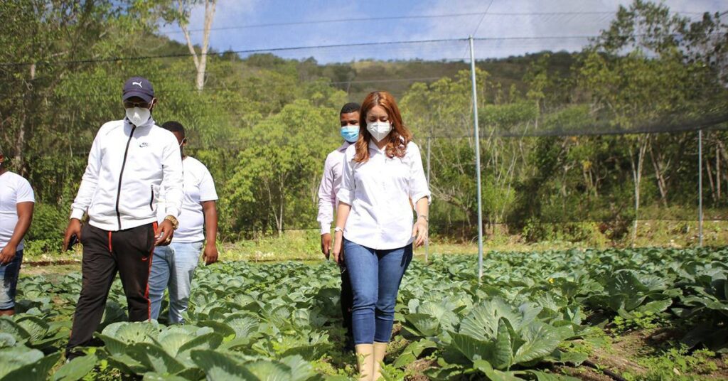 Agricultura familiar, un gran empuje de Gloria Reyes y Supérate
