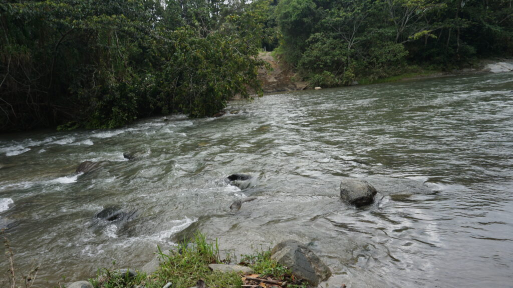 Rechazan en la comunidad de Los Limones, Las Placetas instalación de una Presa Hidroeléctrica en el Cauce del río Jagua y Bao.