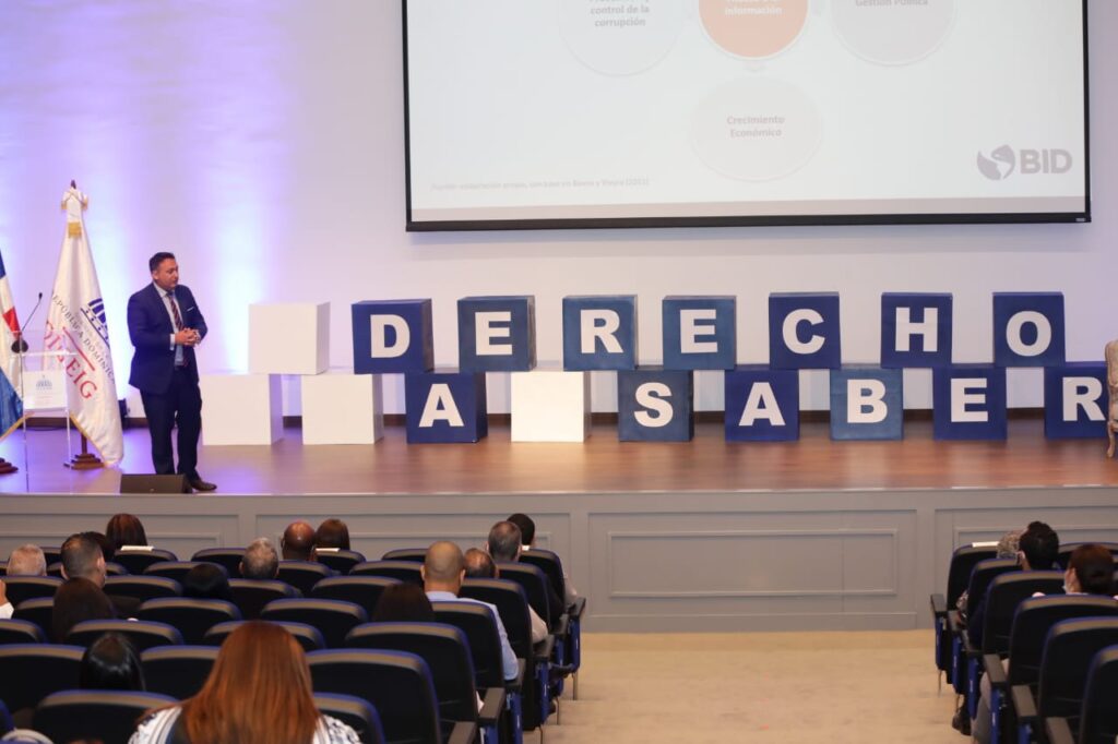 Sin acceso a la información pública no es posible la gobernabilidad democrática, afirman panelistas en la Semana del Derecho a Saber