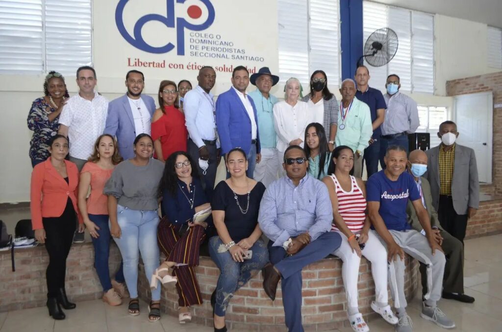 CDP SANTIAGO REALIZA SEMINARIO DE PERIODISMO DIGITAL