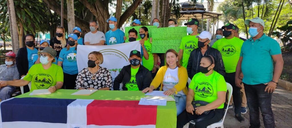 Ecologistas de Santiago y SAJOMA denuncian irregularidades en los cortes de pinos en la Sierra.