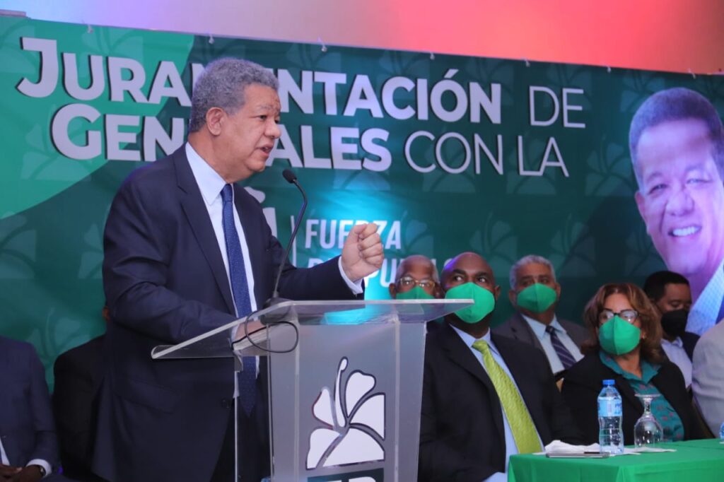 Leonel: «Tenemos que trabajar para que el pueblo no sienta miedo del policía»