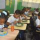 Falta de planificación y crecimiento estudiantil atenta contra el derecho a la educación en barrios de la zona suroeste de Santiago de los Caballeros.
