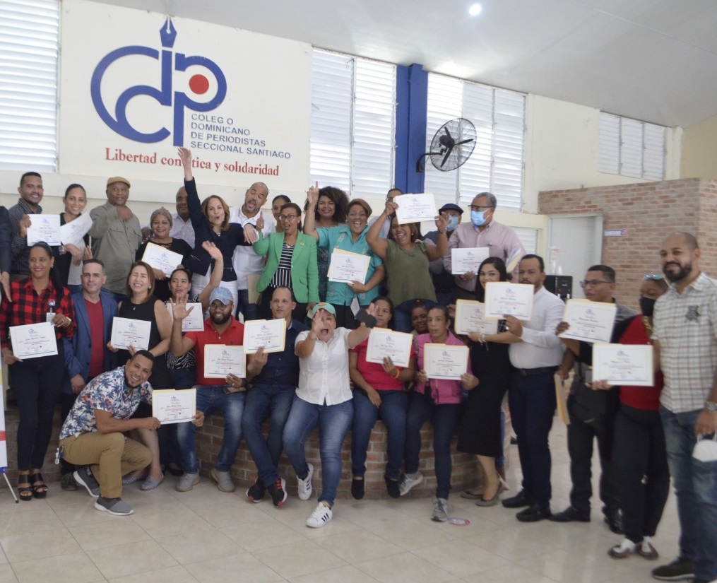 CDP Santiago celebra con éxito seminario » Periodismo, Innovación y Emprendimiento».