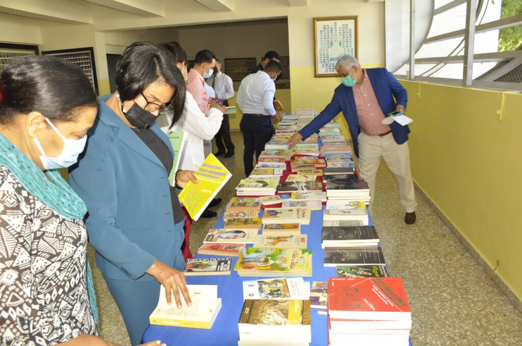 Realizan Séptimo Encuentro Regional Puente Cultural entre escritores y docentes