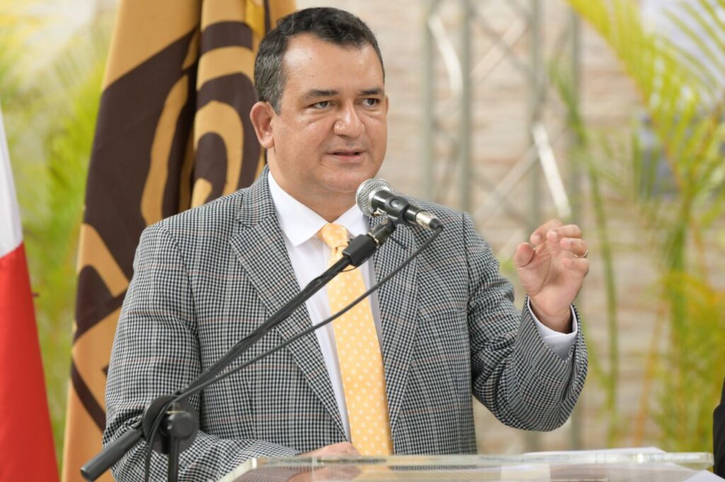 Presidente JCE viaja a Honduras en calidad de jefe Misión Observadores UNIORE