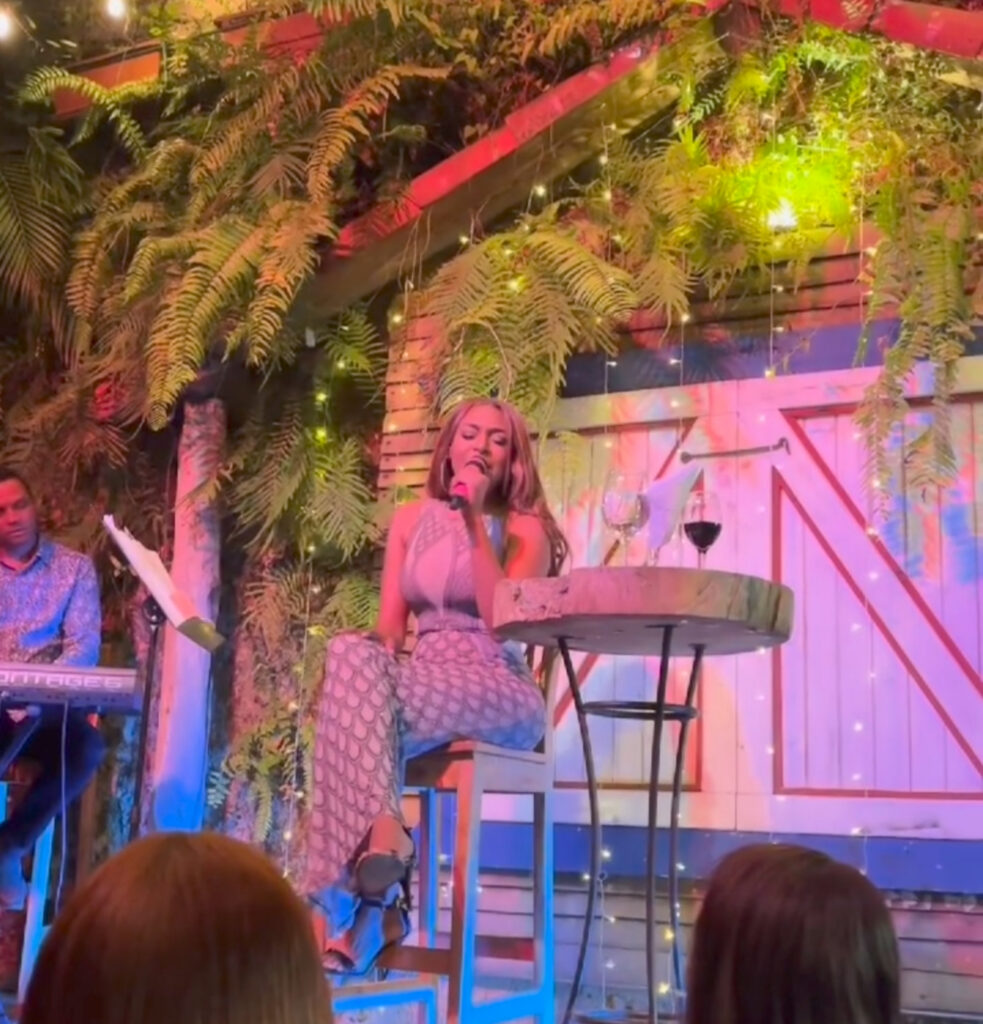 ‘Canta Ruth’ un concierto cargado de pasión y sentimiento, en la voz de “Ruth La Cantante”