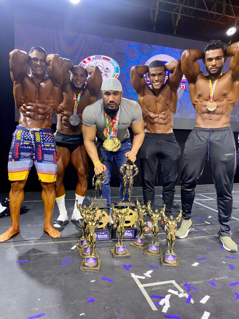 Atletas de Cirujano Fitness logran primeros lugares en Ecuador