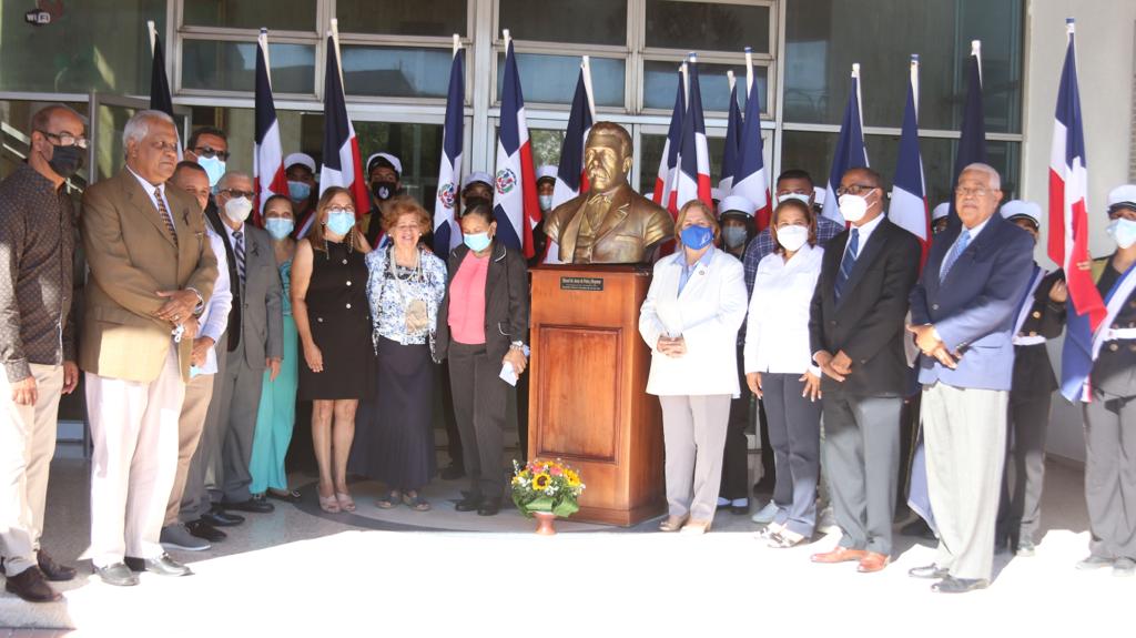 Homenaje a Manuel de Jesús de Peña y Reinoso en el 187 aniversario de su natalicio