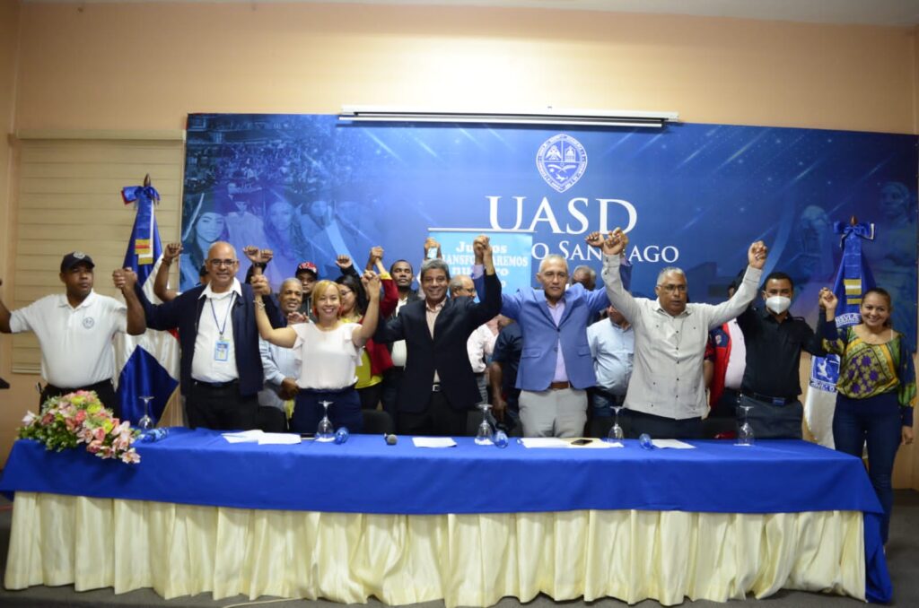 Movimientos Universitarios Apoyan Juan Arias como Director UASD