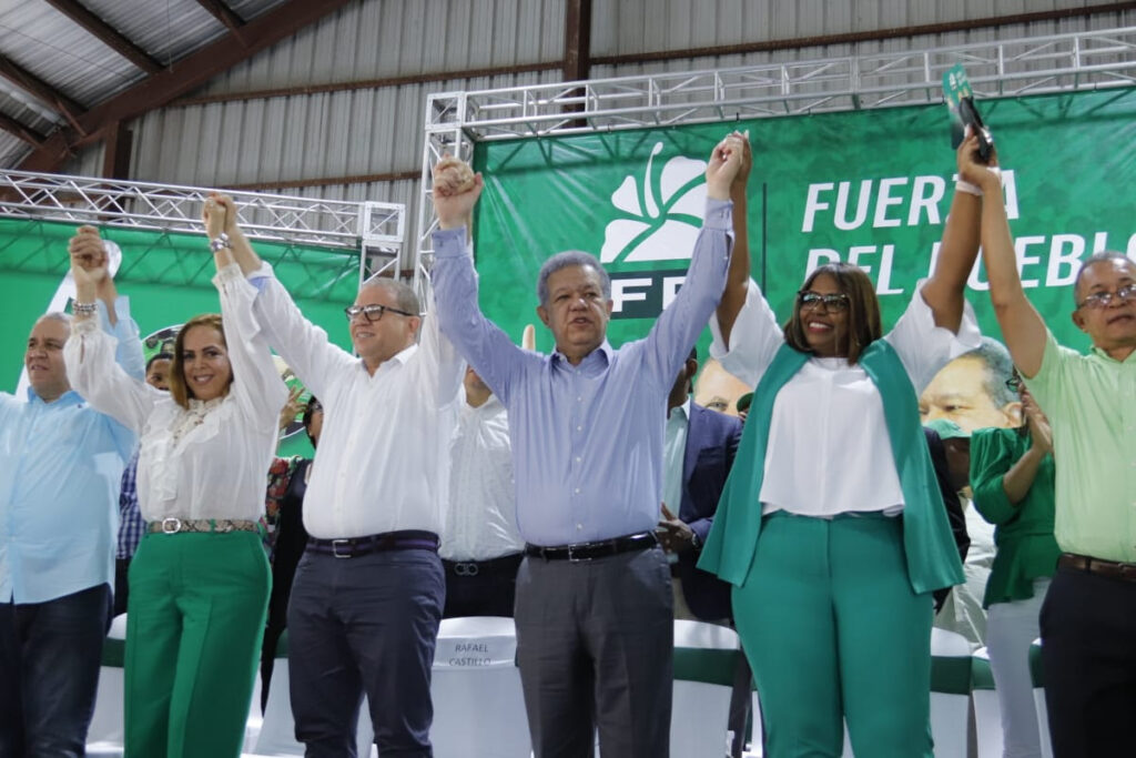 Diputado Rafael Castillo se Juramenta en la Fuerza del Pueblo