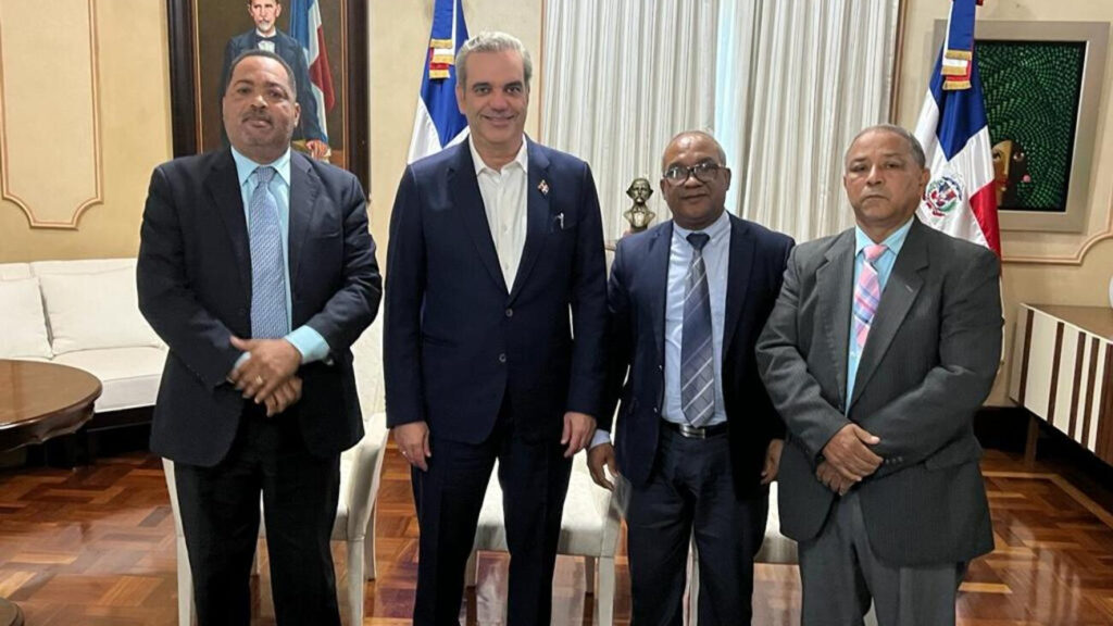 Señor presidente Abinader los periodistas esperan la pensión del 2022