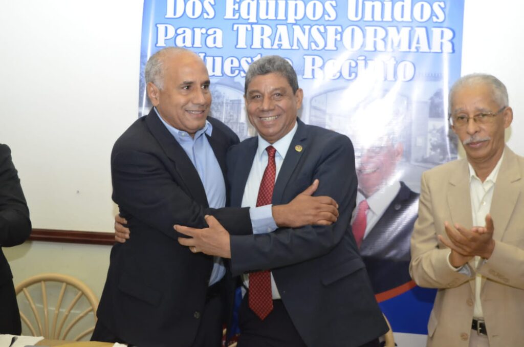 Rafael Veras apoya a Juan Arias como Director General